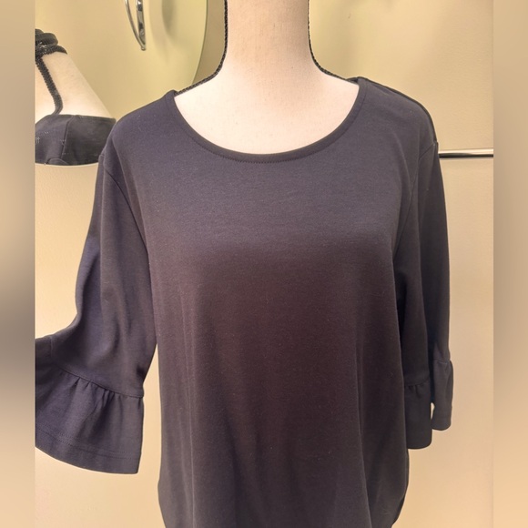 Black 3/4 length ruffle sleeve, scoop neck top, size Large - Picture 1 of 6